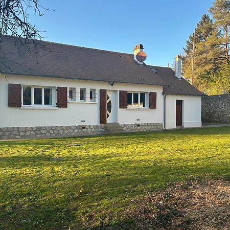 Maison Au Calme Avec Riviere A Cote De Chartres Saint-Prest Szoba fotó